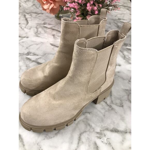 Madden Girl Women's Tessa Chelsea Boot Sand Fab Size 7M Thick Heel - Picture 2 of 10